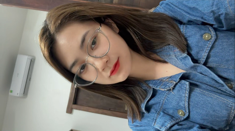 Em Kim Imut dengan Memek Cantik